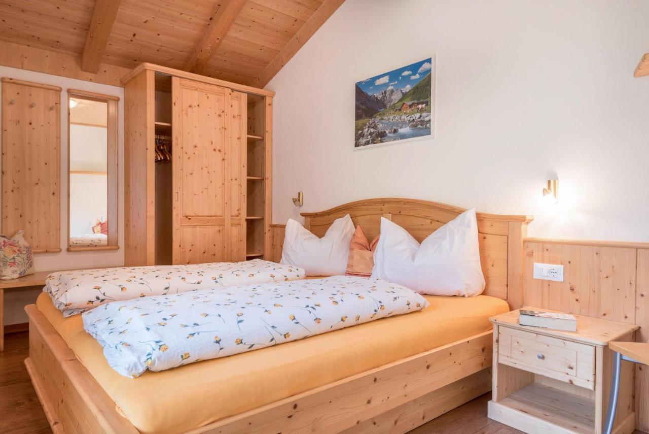 Huberhof App Gala Apartment Feldthurns Bagian luar foto